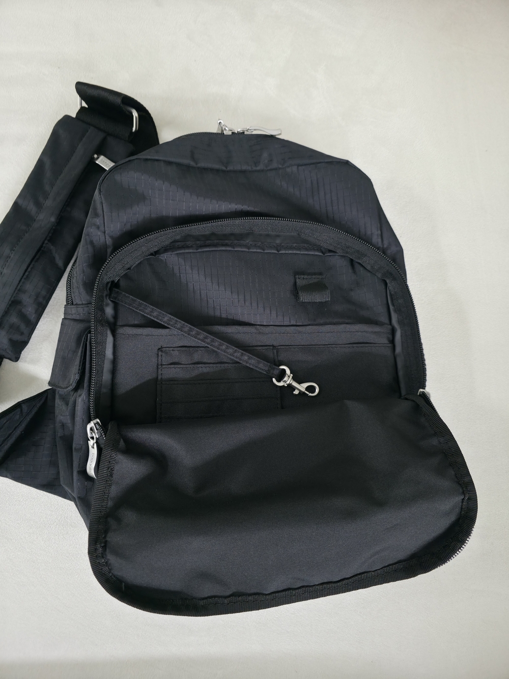 Baggallini Everyday Black Crossbody Sling Bag - Picture 4 of 4